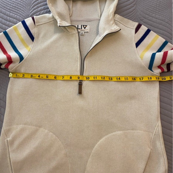 LIV Life-Integrity-Earth hooded 1/4 zip sweatshirt. Size M. - Picture 6 of 12